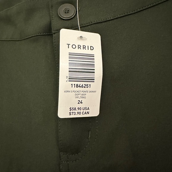 NWT Torrid ponte skinny pants - Picture 2 of 2
